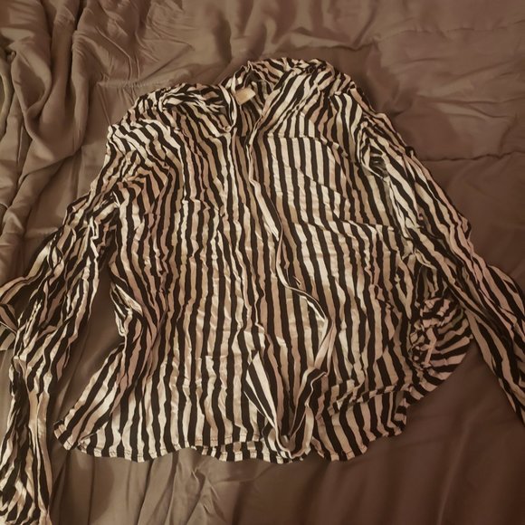 clothes - Picture 3 of 16